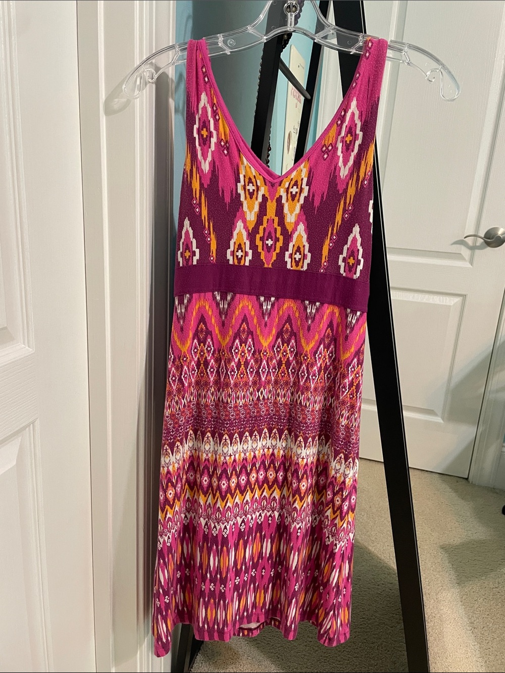Sleeveless Pink Patterned V-Neck Sundress